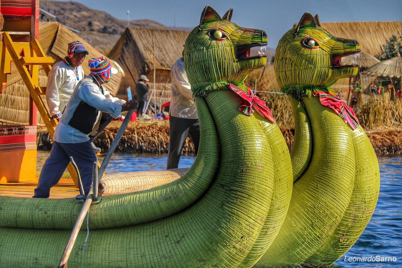 Isla de los Uros titicaca peru