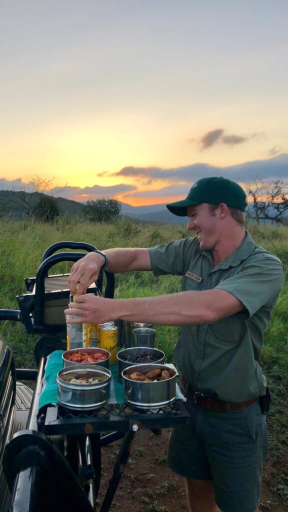 drinker i solnedgang på safari