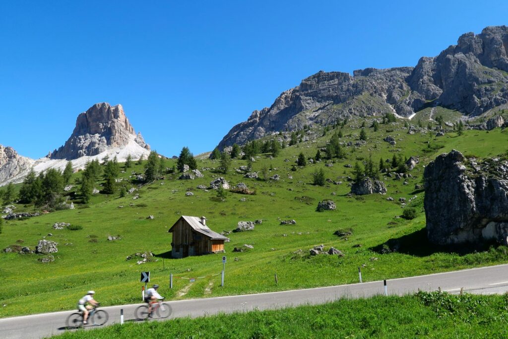 3 land 1 sykkeltur Dolomittene