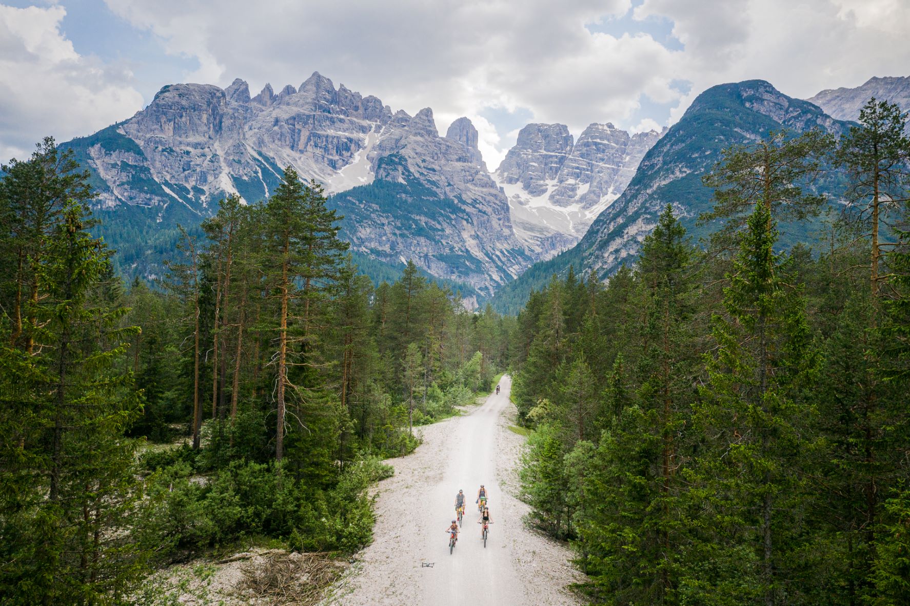sykkeltur i alpene fra dolomittene til Venecia