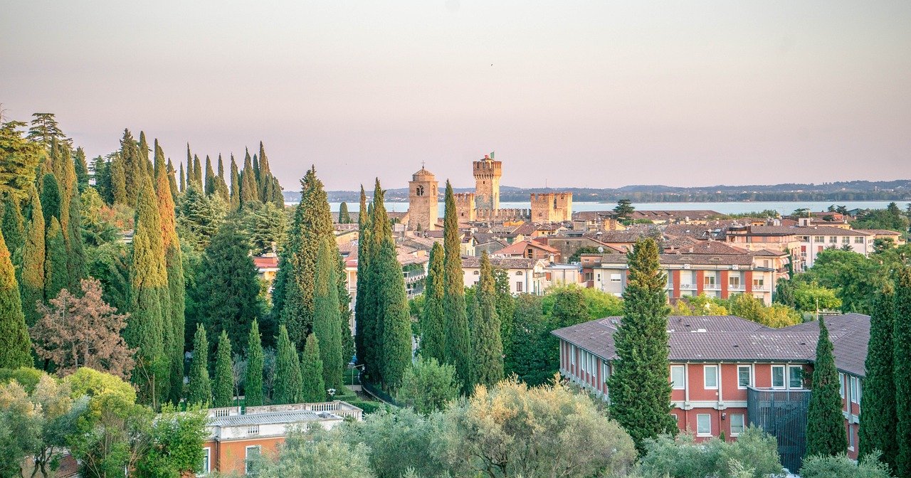 lake garda, sirmione, italy-948789.jpg